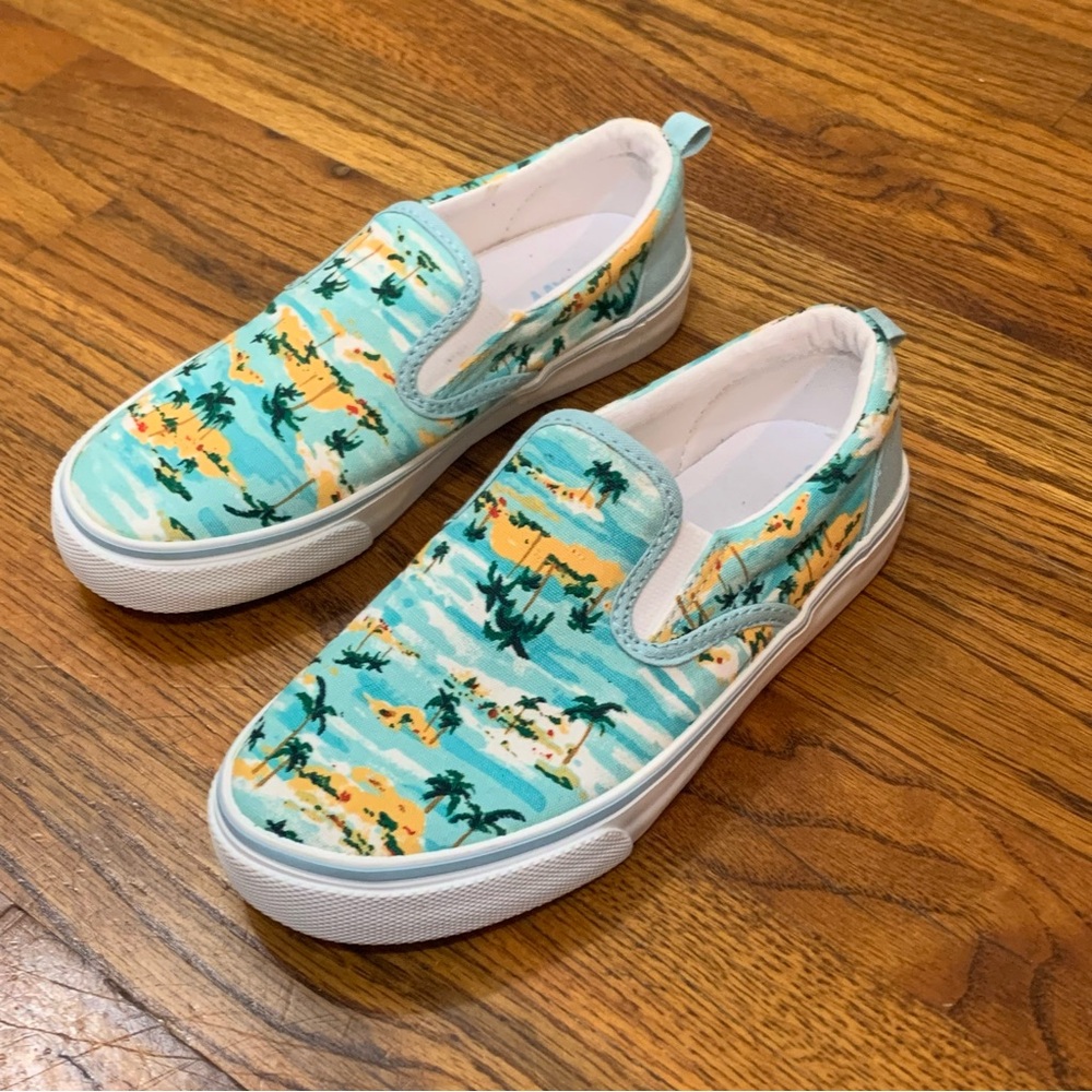 Old Navy Gender-Neutral Canvas SlipOn Sneaker Shoes Tropical Palm Tree Print
NWO